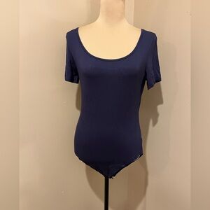 Navy Women's short sleeve scoop neck Bodysuit Top, size Large